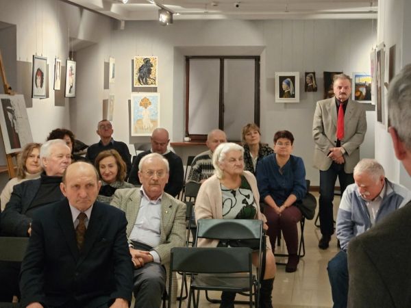 Grupa osób podczas wykładu