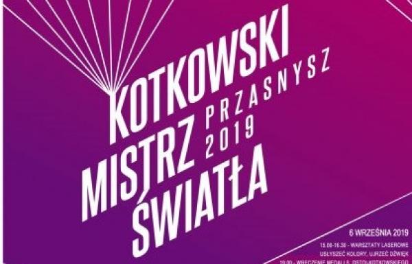 napisy na kolorowym tle