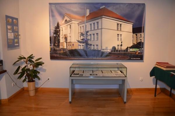 Dziewięć Dekad KEN-u