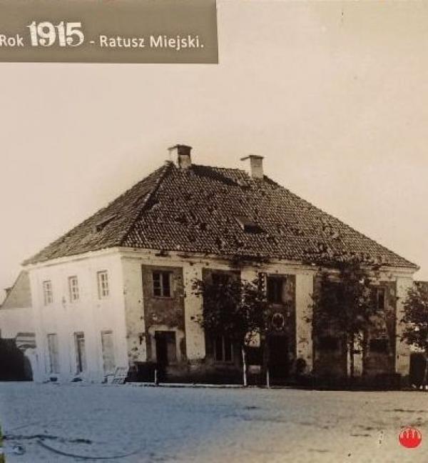 fotografia ratusza miejskiego w Przasnyszu